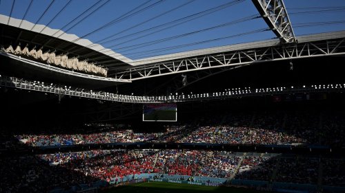 Coupe du monde 2022 : "C'est insupportable ! ", se plaignent des supporters refroidis par le niveau de la climatisation dans les stades