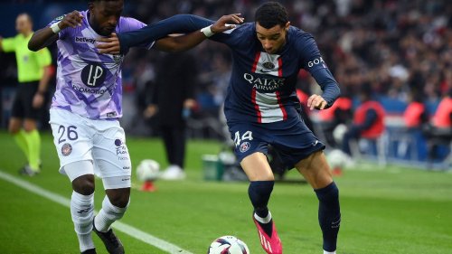 Direct Branco Van den Boomen ouvre le score sur coup franc, Paris mené par les Toulousains... Suivez la rencontre de Ligue 1