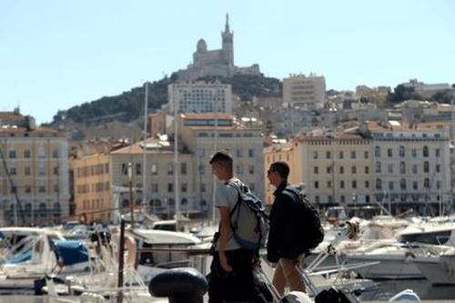 "Davantage de touristes malgré la météo" : les professionnels maintiennent la dynamique des JO, notamment grâce aux étrangers