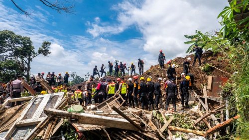 Indonésie : le bilan du séisme survenu sur l'île de Java s'élève à 310 morts, les recherches se poursuivent