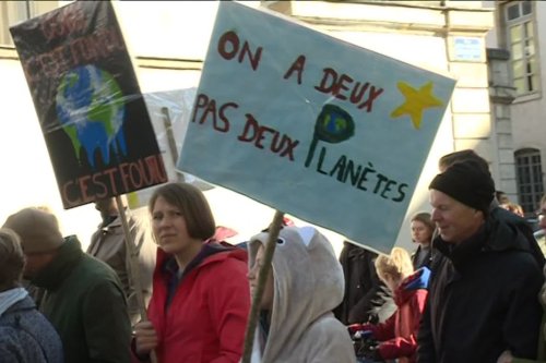 Climat : "On espère qu'il y aura du monde dans la rue pour manifester avant l'examen du projet de loi"