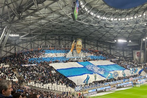 EN IMAGES. "Je viens à Marseille pas en France", le gigantesque tifo et l'hommage des supporters de l'OM au pape François