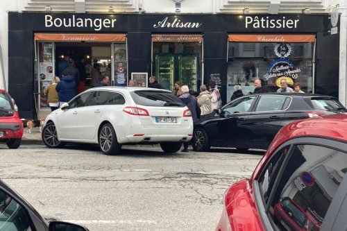 Une voiture percute une boulangerie : deux clients blessés, le boulanger secouriste en première ligne