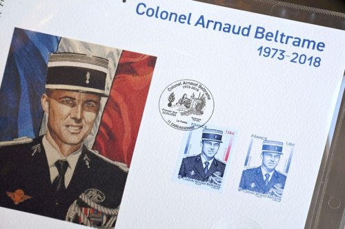 Attentats de Trèbes et Carcassonne : un timbre-poste en hommage à Arnaud Beltrame décédé en mars 2018