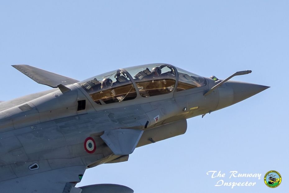 Il traque les avions dans le ciel avec son téléobjectif, ce "spotter" partage son incroyable tableau de chasse