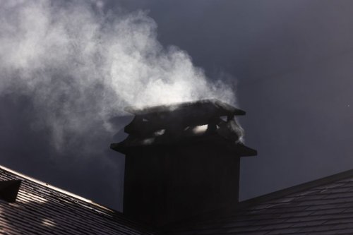 "Le chauffage au bois pollue trois fois plus que le fioul", alerte un médecin strasbourgeois