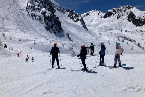 Fermeture des stations de skis : "on passe en mode été", les professionnels satisfaits de la fréquentation à Isola 2000