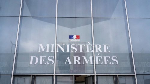 Deux anciens généraux radiés pour manquement au devoir de réserve après une tribune sur le "délitement" de la France