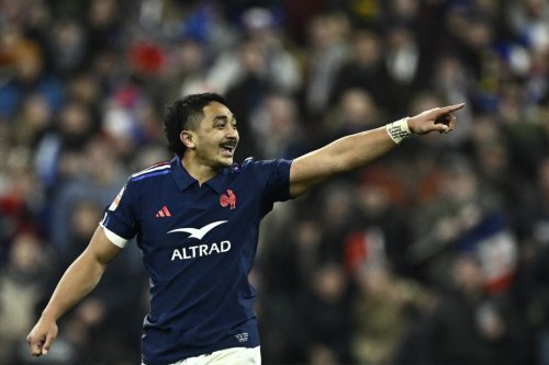 Tournoi des 6 nations : "On est revenu avec une belle mentalité", Yoram Moefana désigné homme du match après la victoire du XV de France