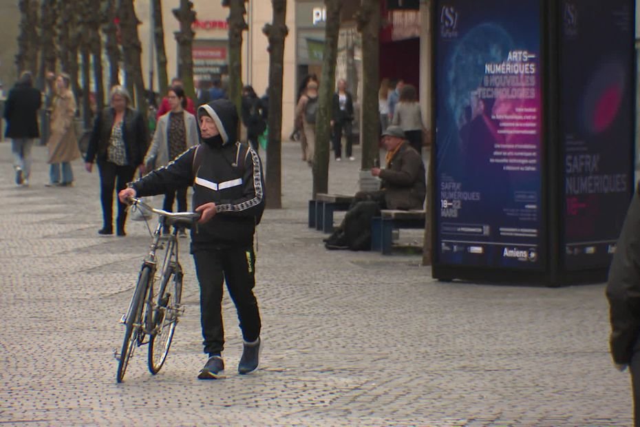 "Il y a encore beaucoup de cyclistes qui roulent très vite" : vélo, trottinettes et piétons, le défi de la cohabitation