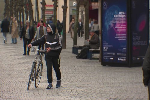 "Il y a encore beaucoup de cyclistes qui roulent très vite" : vélo, trottinettes et piétons, le défi de la cohabitation