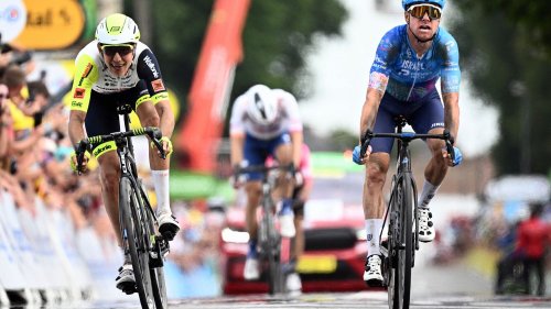 Tour de France 2022 : revivez l'étape des pavés remportée par l'Australien Simon Clark et marquée par le numéro de Tadej Pogacar