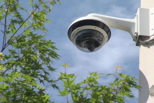 Isère : 60 caméras de surveillance dans la petite ville de Moirans, la Quadrature du Net attaque la ville en justice