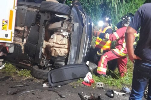 Deux blessés graves après une collision entre un poids lourd et un véhicule à Capesterre-Belle-Eau