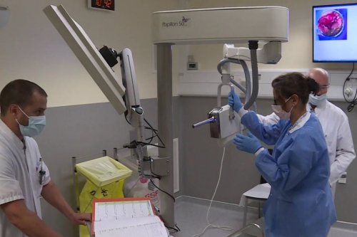 "C’est extraordinaire, ça a réduit de moitié" : à Nice, une machine unique au monde permet de stériliser les tumeurs liées au cancer colorectal