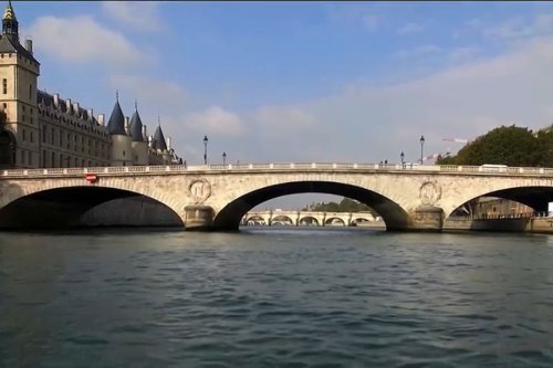 VIDEO. Nager dans la Seine, un rêve de gosse, et bientôt une réalité ?
