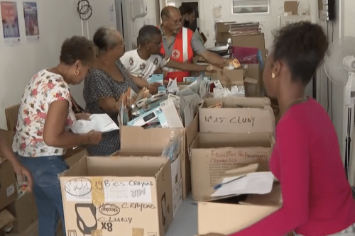 Près de 500 enfants de condition modeste reçoivent les dons de la croix rouge en Martinique