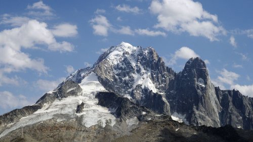 Mont-Blanc : un guide et son client retrouvés mort par une cordée d’alpinistes