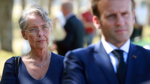 Remaniement : quels sont les profils "très politiques" recherchés par Elisabeth Borne pour les nouveaux ministres ?
