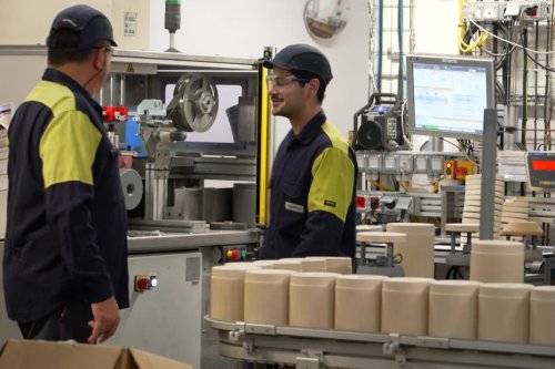 "250 emplois directs ici, c'est sûrement 500 emplois indirects" : la politique de réarmement profite à l'entreprise Eurenco, mais aussi à toute une ville