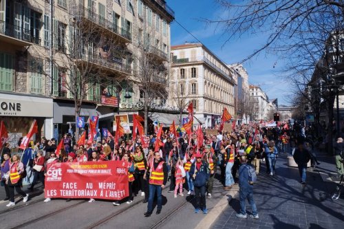 DIRECT. Grève du 28 mars contre la réforme des retraites : le cortège s'est élancé à Nice, suivez en vidéo la manifestation à Marseille