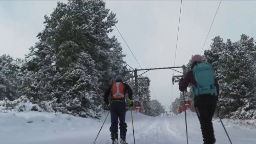 Sports d’hiver : les stations de ski à pied d’œuvre à quelques jours du début de saison