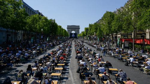 La grande dictée du monde a réuni près de 1 400 participants dimanche 4 juin à Paris