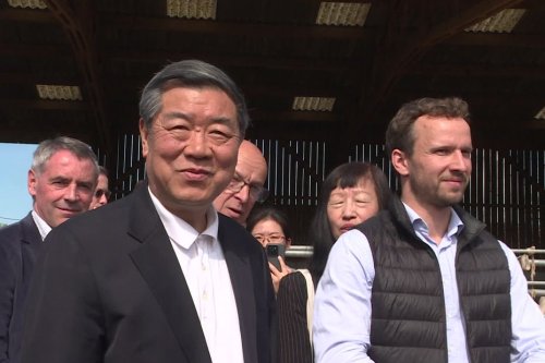 Pourquoi le ministre de l’Économie chinois était en visite dans une ferme normande ?