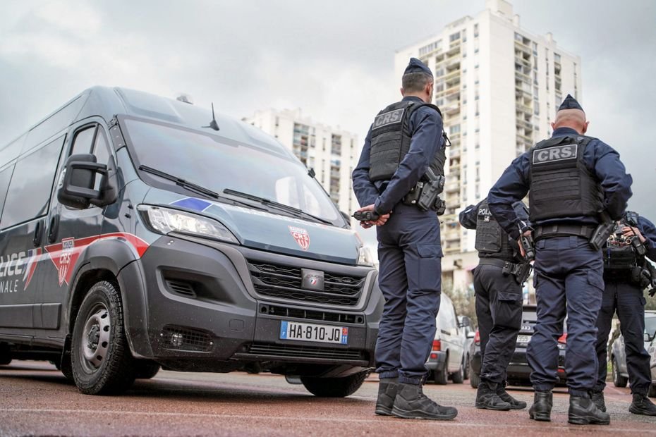 Trafic de drogue, armes et commerces illégaux : un mois d’interventions musclées et des dizaines d’interpellations dans cette ville d'Occitanie