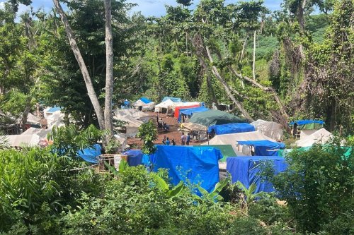 "On est fatigués", plus d'une centaine de migrants las et sans perspective au camp de Tsoundzou 2