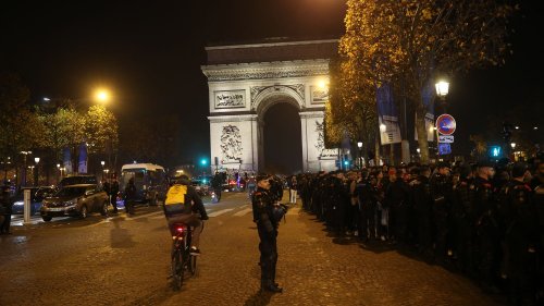 Coupe du monde 2022 : plus de 1 000 policiers mobilisés à Paris et plusieurs portes du périphérique fermées lors des quarts de finale ce samedi