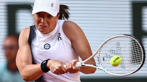 Roland-Garros 2023 : malgré une mise en route difficile, la tenante du titre Iga Swiatek domine Cristina Bucsa au premier tour