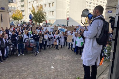 "Je ne reconnais plus mon métier" : Des centaines de médecins généralistes manifestent à Bordeaux et à Pau