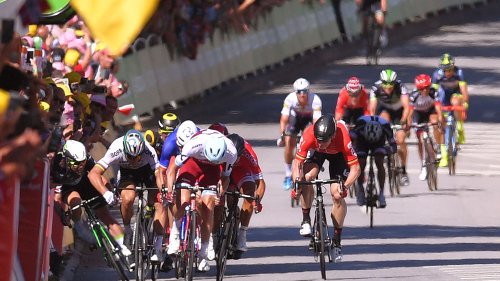 Tour de France : c'est arrivé un 4 juillet… La superstar Peter Sagan est exclue après avoir fait chuter Mark Cavendish