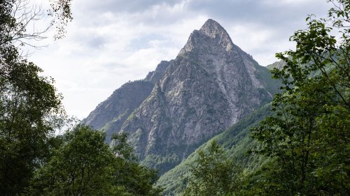 Ariège : un grimpeur de 24 ans tué par le détachement d'un morceau de roche