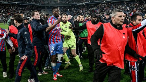 Ligue 2 : auteur d'une saison catastrophique, le Stade Malherbe de Caen, dont Kylian Mbappé est l'actionnaire, est relégué en troisième division