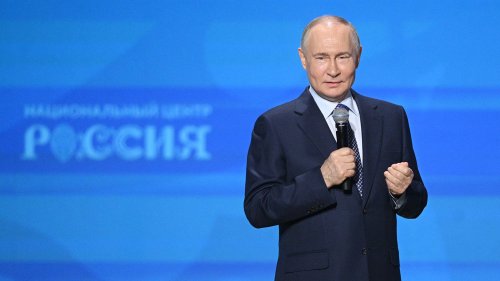 Vladimir Poutine promulgue de nouvelles lois pour museler davantage les voix dissidentes en Russie