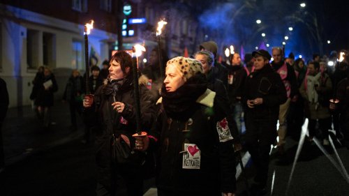 Il est 9 heures et des poussières, voici un nouveau point sur les titres :• #UKRAINE Kiev affirme avoir aba...