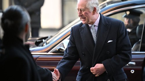 "Cela n’aurait fait qu’ajouter de la pression" : les réactions de Londoniens après le report de la visite en France de Charles III