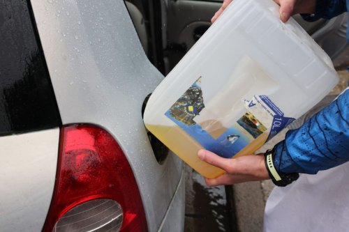 "Et si on vendait notre carburant entre particuliers" : face à la pénurie dans les stations-essence, comment un marché parallèle s’organise dans le Sud-Est