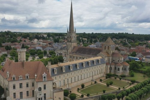 REPLAY. L'abbaye de Saint-Savin, fleuron de l'art roman en Nouvelle-Aquitaine
