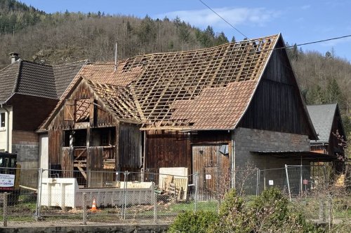 "C'est l'âme du village qu'on perd" : une vieille ferme rurale démolie malgré la mobilisation d'une association