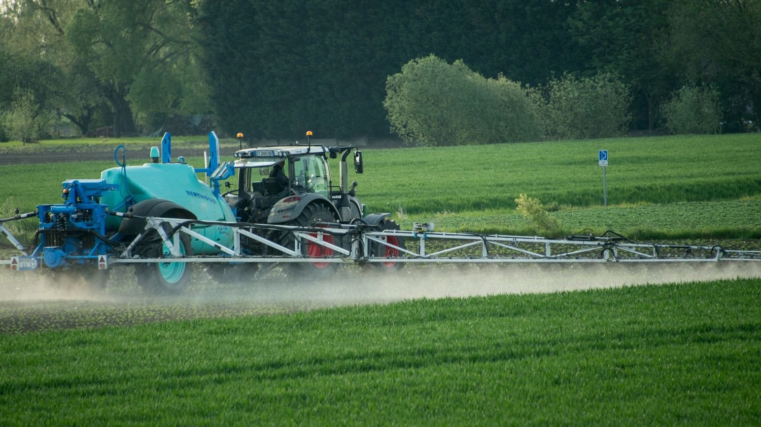 : Reportage Agriculture : pour « se passer des pesticides à large spectre qui font des dégâts invraisemblables », des chercheurs étudient l’odorat des insectes nuisibles