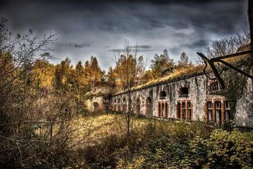PHOTOS. "Une vraie forteresse" : photographe et passionné d'urbex, il met en lumière l'histoire d'une ancienne base militaire