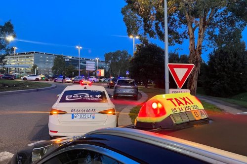 Manifestation des taxis à Toulouse : aéroport bloqué et filtrage aux péages, journée noire à prévoir sur le périphérique