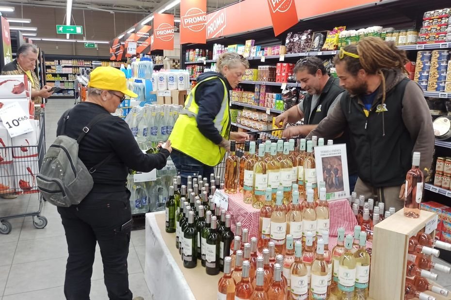 « Des vins espagnols à 1,07 €, c’est de la concurrence déloyale » : des viticulteurs retirent des produits étrangers d’un rayon de supermarché