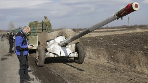 Guerre en Ukraine : pourquoi Kiev accuse-t-elle la Russie de n'avoir respecté aucun cessez-le-feu depuis 2014 ?