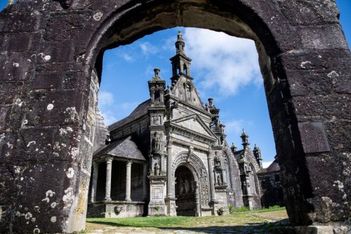 "Préserver ce patrimoine inestimable", les enclos paroissiaux du Finistère seront-ils bientôt inscrits à l’Unesco ?