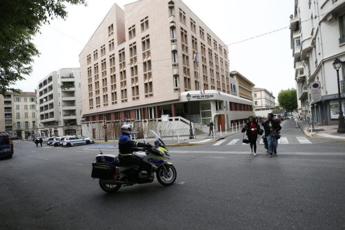 Trois policiers blessés après une agression en pleine nuit à Toulon