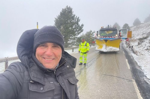 EN IMAGES. De la neige et des congères au Mont Ventoux à Pâques, l'ouverture de la route d'accès au sommet reportée